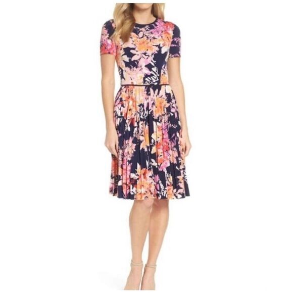 Maggy London floral fit & flare accordion pleated 4P skater dress - Picture 4 of 4